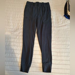 Under Armour black men’s jogger. Size L